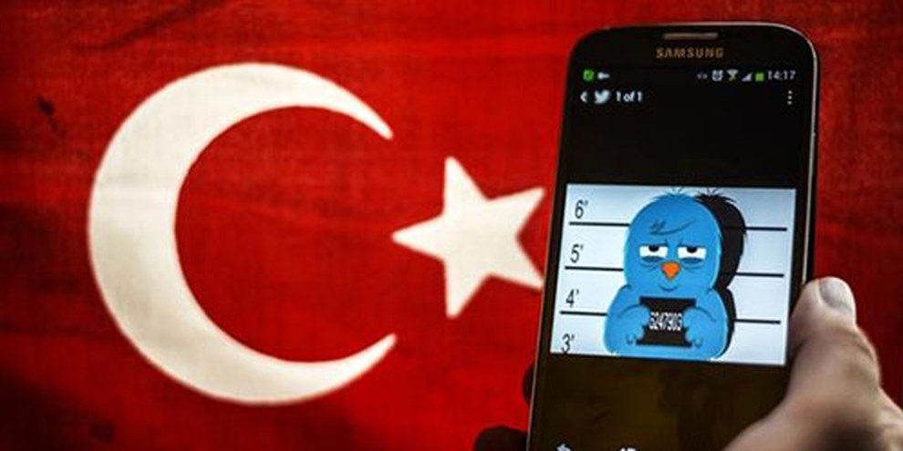 29 utilisateurs de Twitter sont actuellement jugés en Turquie, ils encourent jusqu'à 3 ans de prison. © AFP/Getty Images