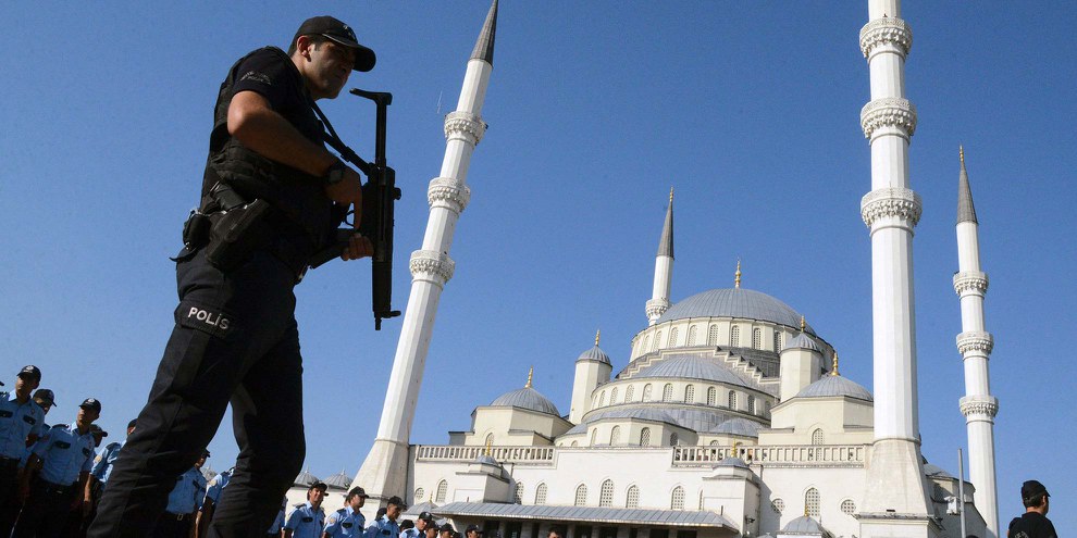 © ILYAS AKENGIN/AFP/Getty Images