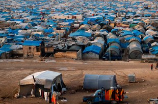 Des réfugiés illégalement déportés vers la zone de guerre syrienne