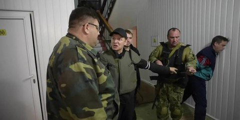 Une vidéo le site d'Oleg Liachko montre ce dernier en train de menacer le maire de Slaviansk. © YouTube/Oleg Lyashko