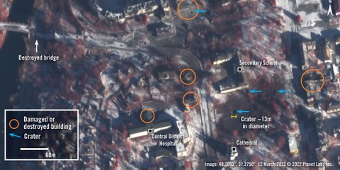 Assiégée depuis le 28 février, la ville d'Izioum, dans la région de Kharkiv à l'est de l'Ukraine a subi d'important dégats, comme le montrent ces images satellites qui datent du 12 mars 2022.  Les civils piégés dans la ville manquent d'eau et de nourriture. © 2022 Planet Labs Inc.