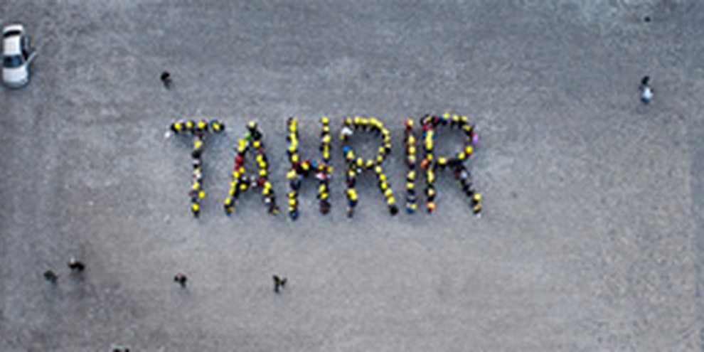 «Tahrir» signifie libération en arabe: action d'Amnesty à Berne le 11 février 2012. Photographié depuis la Tour de Münster. © Susanne Keller