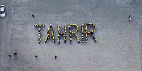 «Tahrir» signifie libération en arabe: action d'Amnesty à Berne le 11 février 2012. Photographié depuis la Tour de Münster. © Susanne Keller