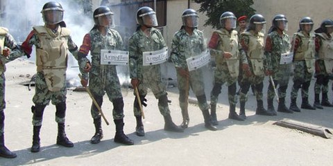 La justice militaire se fait dans la rue et lors de procès iniques de civils . © Omnia E. Al Desoukie 