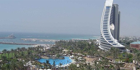 Malgré l’essor économique, le bilan des Emirats en matière de droits humains laisse à désirer © Wikimedia