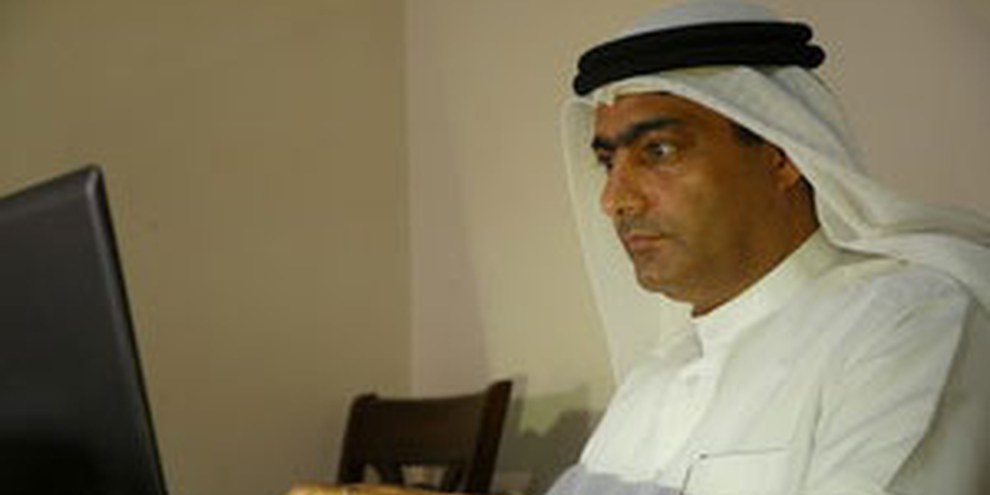 Ahmed Mansoor, défenseur des droits humains aux Émirats arabes unis, dénonce régulièrement la détention arbitraire, la torture ou encore les traitements dégradants.