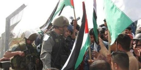 Les habitant·e·s de Bil'in ont manifesté plus de deux ans, chaque semaine, pour que le mur de séparation qui divise leurs terres soit détruit. © Christian Peacemaker Teams
