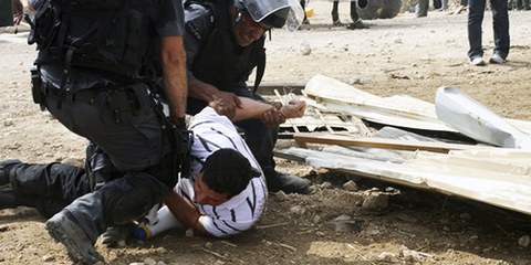 La police israélienne s'en était prise à une minorité bédouine à El Araqib et détruit les abris qu'elle avait construits  © Silvia Boarini / Demotix Images