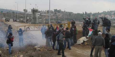 La police et l'armée israéliennes ont riposté aux jets de pierre par une force excessive. © AI