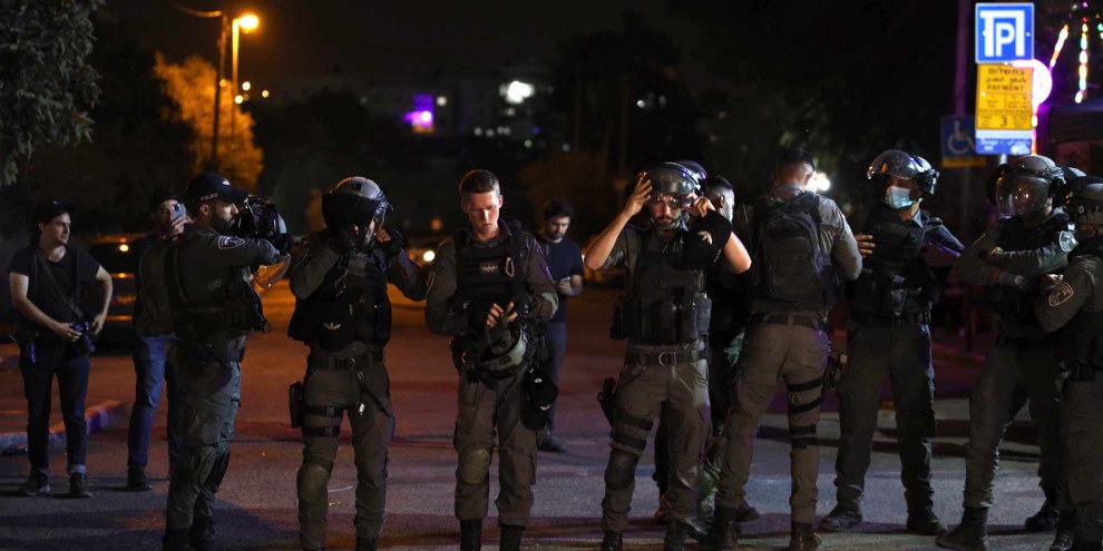 Les résidents palestiniens du quartier de Sheikh Jarrah, à Jérusalem-Est occupée, ont organisé des manifestations pacifiques contre l'expulsion forcée imminente de quatre familles palestiniennes. En face, la police israélienne s'est montrée brutale, faisant de nombreux blessés. © Amnesty International