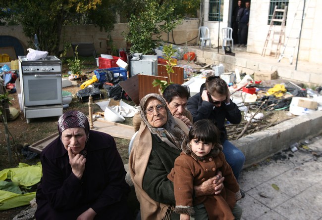 Depuis des années, les Palestinien·ne·s de Jérusalem-Est sont dépossédé·e·s de leurs maisons. La maison de cette famille palestinienne été reprise par des colons juifs en 2009. © AHMAD GHARABLI/AFP via Getty Images 
