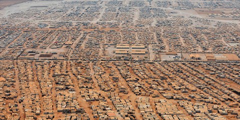 Des milliers de personnes ayant fui la Syrie se retrouvent prises au piège dans des camps comme ici à Zaatari. © REUTERS/Mandel Ngan