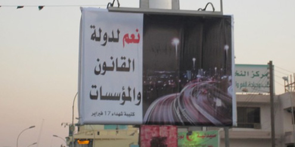 Poster à Benghazi: «Oui à un pays de lois et d'institutions». © AI 