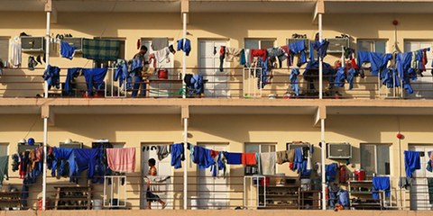 Les travailleurs migrants subissent de nombreux abus, notamment en ce qui concerne leurs conditions de logement. © Richard Messenger