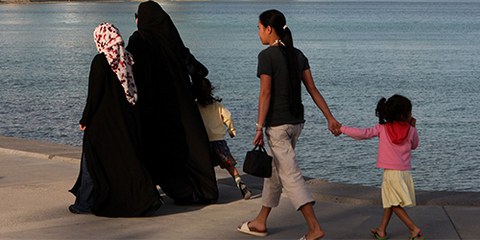 Des femmes du Sud-Est asiatique se retrouvent exploitées comme domestiques au Qatar. Les cas de mauvais traitements sont nombreux. © AI