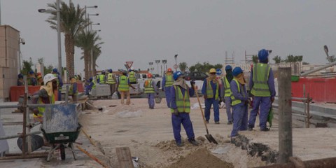 Les travailleurs migrants au Qatar sont exploités et ont des difficultés à se faire rémunérer, dénonce Amnesty dans un nouveau rapport.©AI