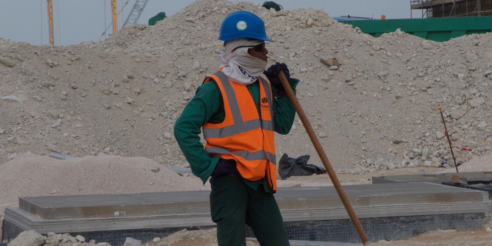 Des ouvriers travaillant sur les chantiers de la Coupe du monde 2022 n'ont pas reçu de salaire pendant 7 mois. © Amnesty International