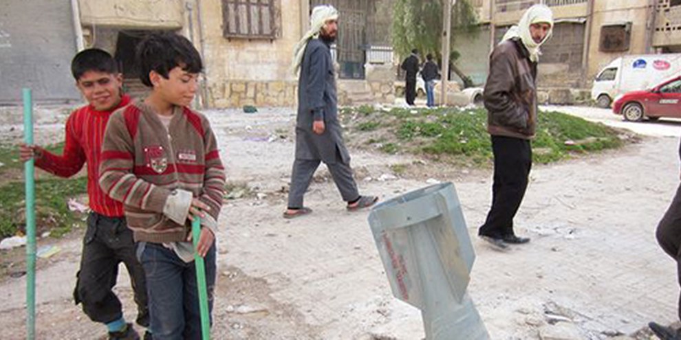 Les habitants fuient les villes sur lesquelles s'abattent les obus. © Amnesty International 