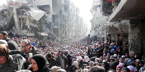 Dix-huit mille civils sont toujours assiégés à Yarmouk. Le siège impitoyable mis en place par le gouvernement en juillet 2013 a débouché sur une véritable catastrophe humanitaire. © unrwa.org 