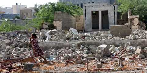 Une école pour filles à Al Hudaydah détruite par une roquette de la coalition menée par l'Arabie Saoudite. © Amnesty International