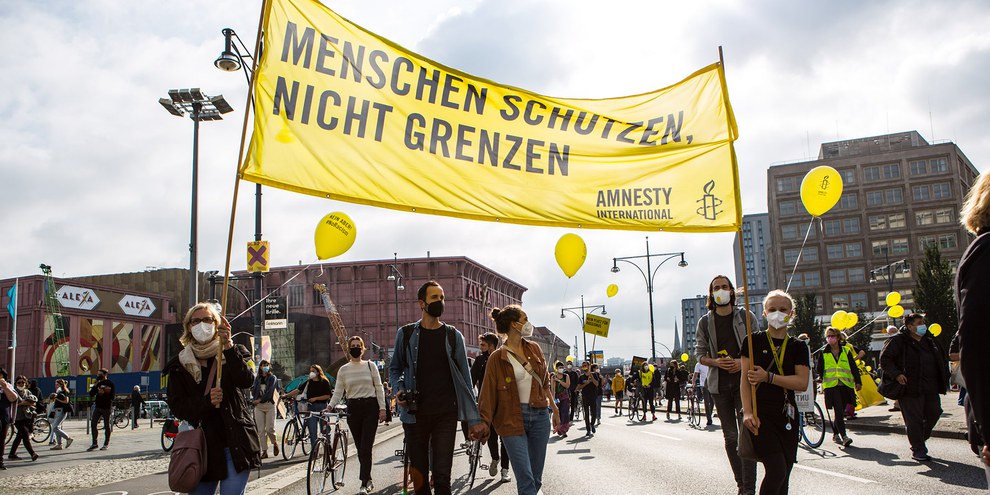 Manifestation solidaire à Berlin © Amnesty International / Jarek Godlewski