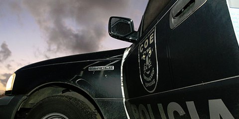 Aux aguets à l’approche de la Coupe du monde de football, la police brésilienne est souvent peu formée, mais suréquipée et entraînée à une répression violente. © AGECOM-Bahia