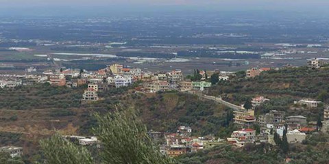 Les Syrien·ne·s les plus démuni·e·s franchissent la montagne à pied pour se réfugier au Liban. En hiver, le parcours est rendu plus difficile encore par le froid et la neige. © Aline Jaccottet