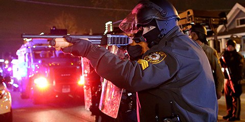 Le meurtre de Michael Brown par la police du Missouri et les protestations qui ont suivi ont poussé l’administration Obama et le Département de la justice à annoncer un examen des pratiques policières. © Getty Images