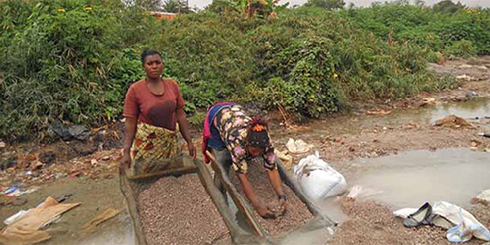 D’après le texte de l’initiative, les entreprises qui importent de l’or devront s’assurer que son extraction, comme ici dans le bassin du Katanga en République démocratique du Congo, se fait dans le respect de l’environnement et des droits des mineurs. © AI