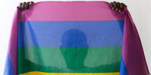 «On ne doit plus voir des dépouilles de personnes traînées dans les rues à cause de leur orientation sexuelle, ou d’autres subir la stigmatisation», s’indigne  Driss, militant sénégalais pour les droits des personnes LGBTI. © Amnesty International/Toby Binder