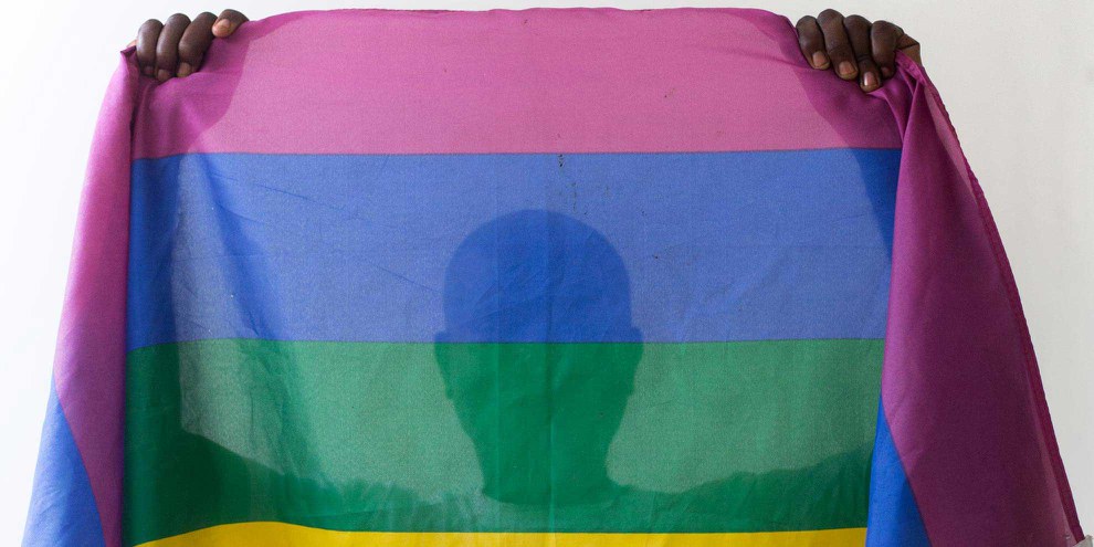 «On ne doit plus voir des dépouilles de personnes traînées dans les rues à cause de leur orientation sexuelle, ou d’autres subir la stigmatisation», s’indigne  Driss, militant sénégalais pour les droits des personnes LGBTI. © Amnesty International/Toby Binder