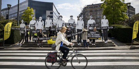© Richard Burton / Amnesty International