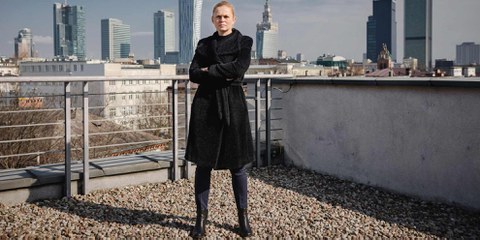 Barbara Nowacka, femme politique de gauche impliquée dans les mouvements féministes, dirige le groupe «Save Women», milite pour l’IVG et a participé à l’organisation des manifestations en noir. © Kasia Strek