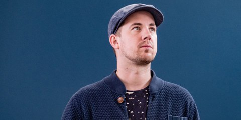Avec son dernier album, «Même pas peur», le rappeur jurassien Sim’s apporte une note positive à l’actualité déroutante du monde. © Bastien Bron