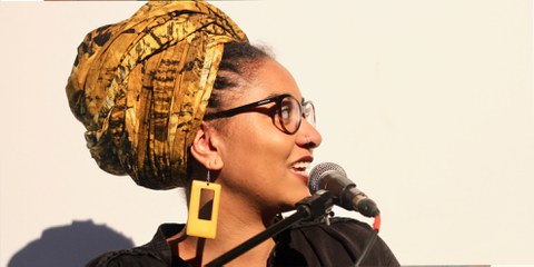 Pamela Ohene-Nyako, historienne à l'Université de Genève et activiste afro-féministe, a lancé Afrolitt' en 2016. © Ashley Moponda