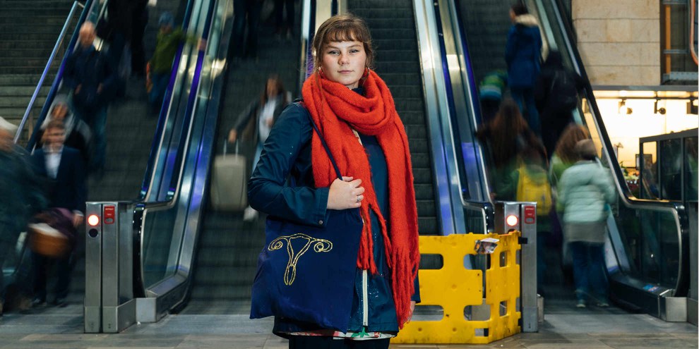 C’est à la gare de Bâle que Fina a participé à sa première action avec son groupe Amnesty. ©Nicolas Schopfer