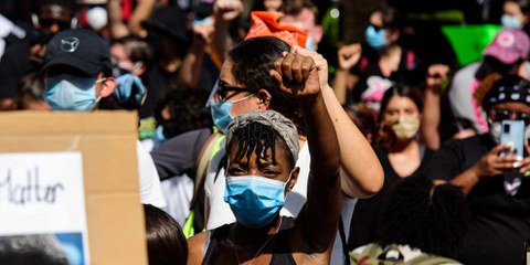 Les protestations anti-racistes issues du mouvement Black Lives Matter ont essaimé partout dans le monde en 2020. Une problématique qui ne peut désormais plus être ignorée. ©Shutterstock/Tverdokhlib