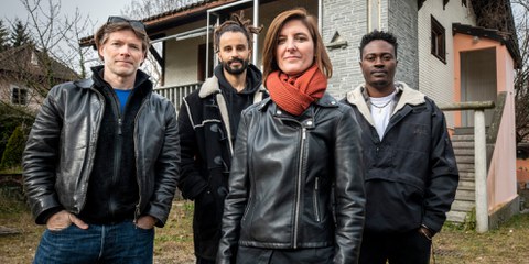Pour son long-métrage Dynamic Wisdom, Elise Shubs a accompagné le collectif d’une vingtaine de requérants d’asile nigérians qui occupaient une maison vide sur les hauts de Lausanne. © Florian Cella/24Heures
