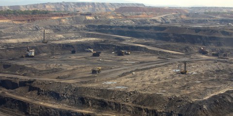 Des terres dévorées par la mine