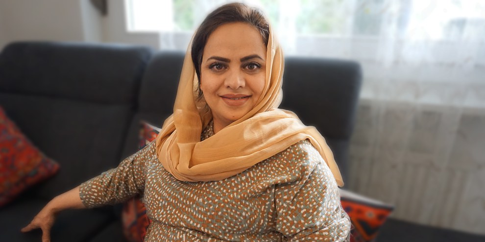 L’avocate afghane Benafsha Efaf a été contrainte de quitter son pays sous la menace des talibans. © Amnesty Suisse