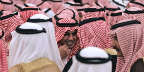 Bien que les traditions soient encore omniprésentes, le Gouvernement saoudien fait beaucoup d’efforts pour propager l’image d’un pays moderne et d’un partenaire fiable. © Hassan Ammar/AP/Keystone