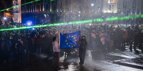 Manifester en Géorgie, c’est prendre le risque de se faire arrêter et de subir des mauvais traitements en détention. © Jan Schmidt-Whitley