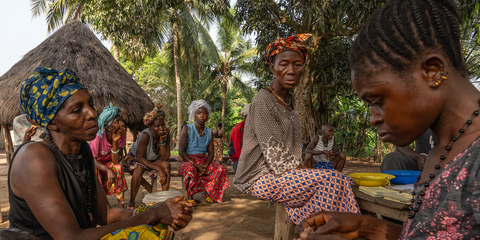 Des « coupeuses » du village de Masuri, en novembre de 2024. © Théophile Simon
