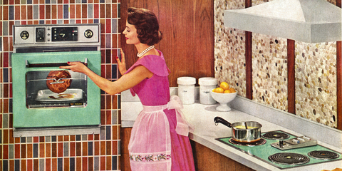 De nombreux masculinistes appellent à un modèle de société dans lequel les femmes sont cantonnées à des rôles traditionnels, comme illustré dans cette publicité de 1957. © Keystone
