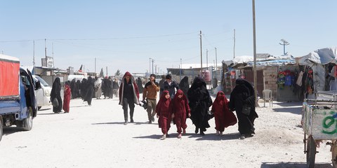 Près de 36 000 personnes, principalement des femmes et des enfants de djihadistes, vivent aujourd’hui dans le complexe d’Al-Hol. © Sami Zaïbi