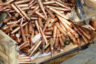 Victoire: le Parlement renforce le contrôle des exportations d'armes