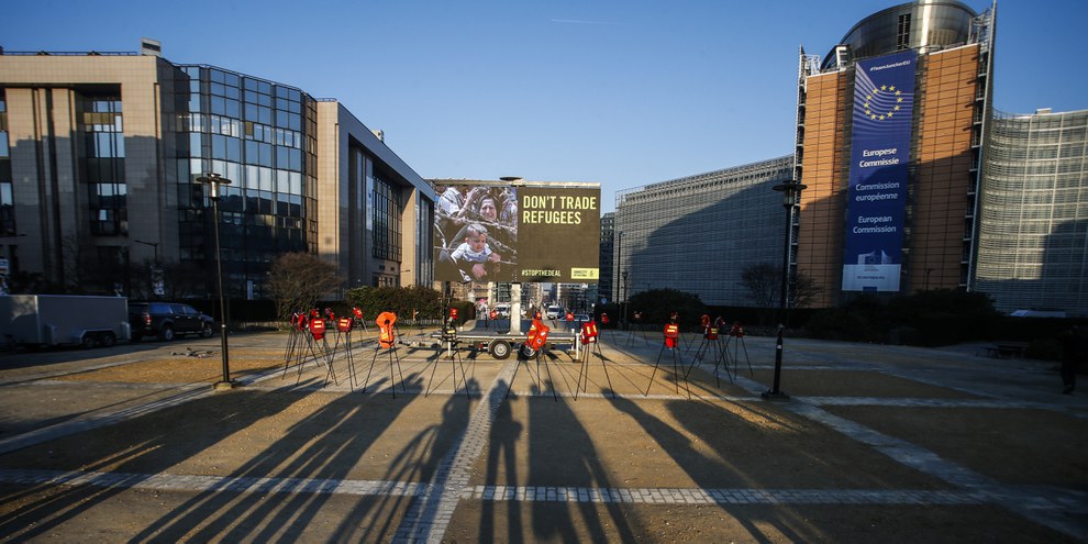 Manifestation d'Amnesty International devant la Commission européenne à Bruxelles, 17 mars 2016. © Thierry Roge