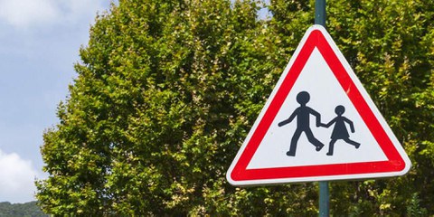 Les mineur·e·x·s doivent faire l'objet d'une protection particulière © DR