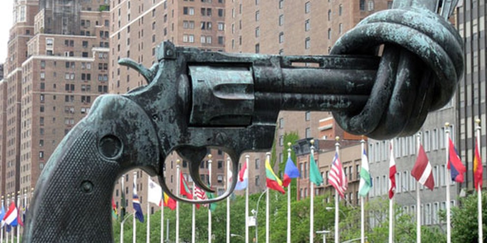 Après un mois de négociations à l'ONU, les grandes puissances mondiales ont repoussé la ratification d'un traité sur le commerce des armes. © Mira66