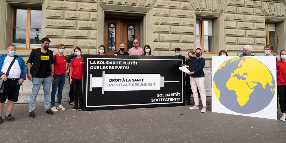 Près de 90% des vaccins administrés dans le monde l’ont été dans les pays du G20, tandis que les pays les plus pauvres n’ont reçu que 0,3% des vaccins disponibles. ©Amnesty